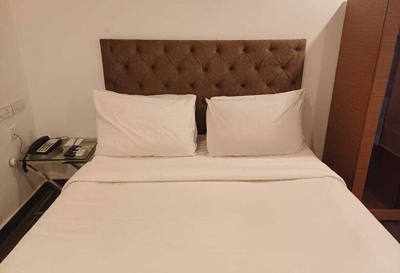 בית מלון כפרי Marina Inn Egmore Chennai