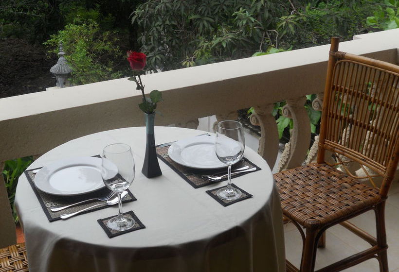 ホテル Mayfair Boutique Angkor Villa