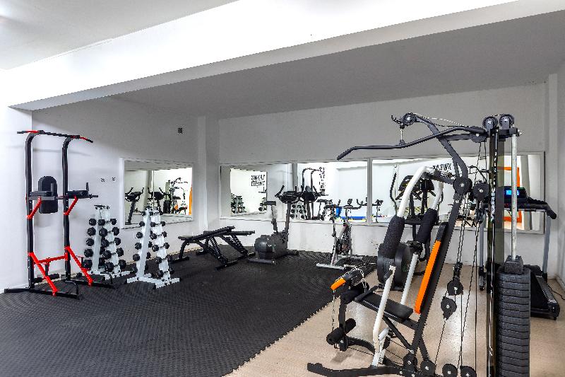 Отель Mayfair Gardens