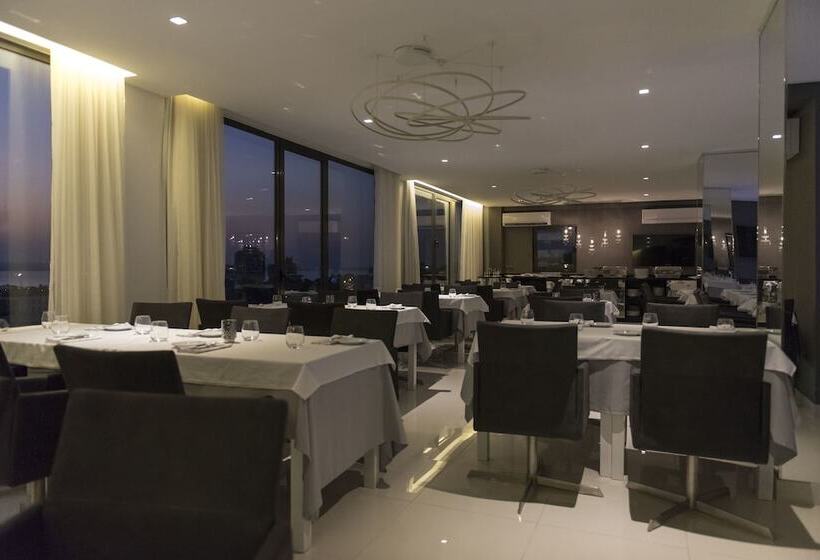 בית מלון כפרי Nacala Plaza Business Design