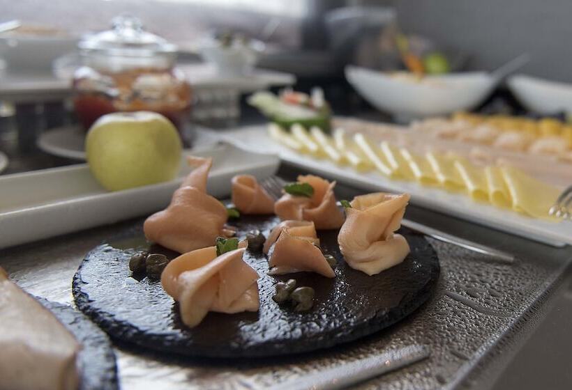 בית מלון כפרי Nacala Plaza Business Design