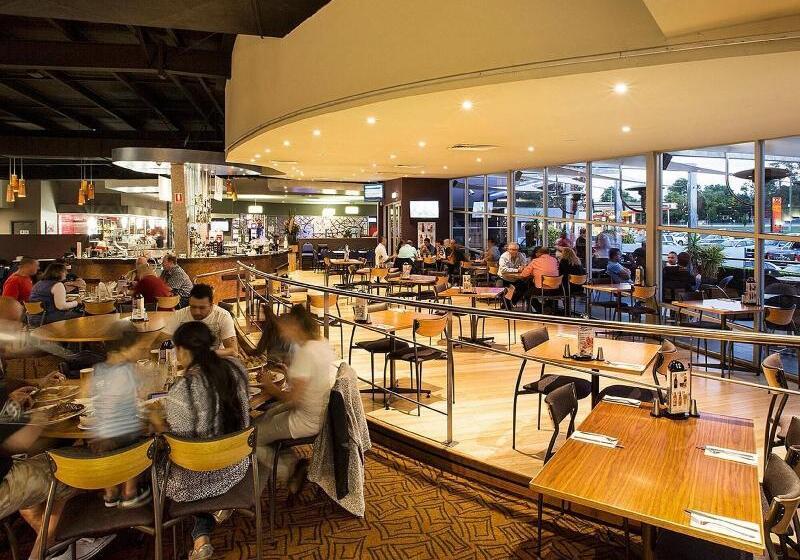 בית מלון כפרי Nightcap At Sandown Park