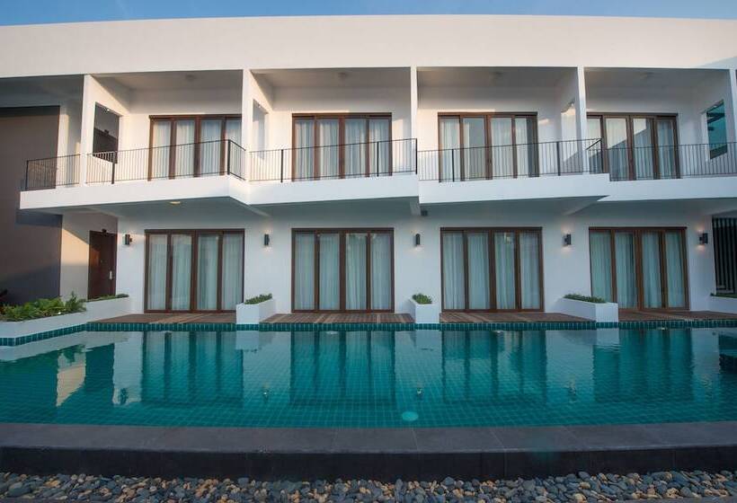 Отель Ren Resort