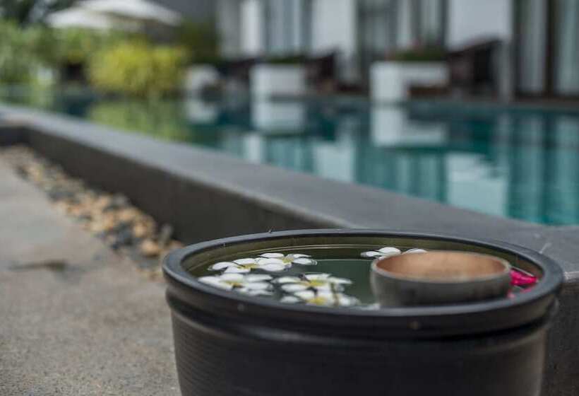 Отель Ren Resort