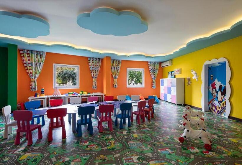 Royal Garden Beach Hotel   All Inclusive