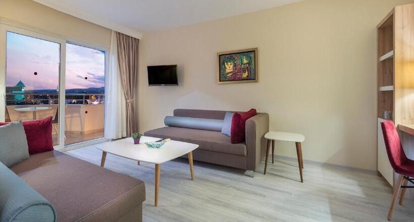 Royal Garden Beach Hotel   All Inclusive