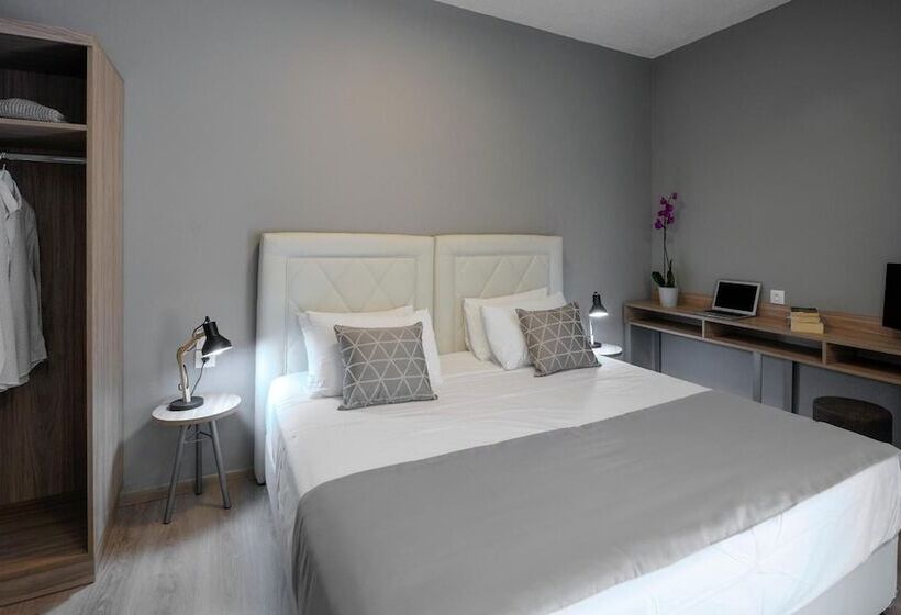 ホテル Skianthion