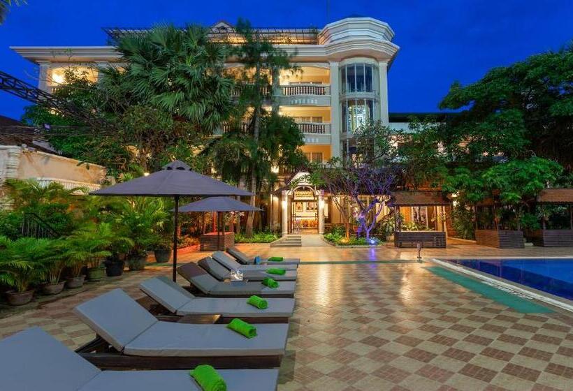 Отель Somadevi Angkor Premium