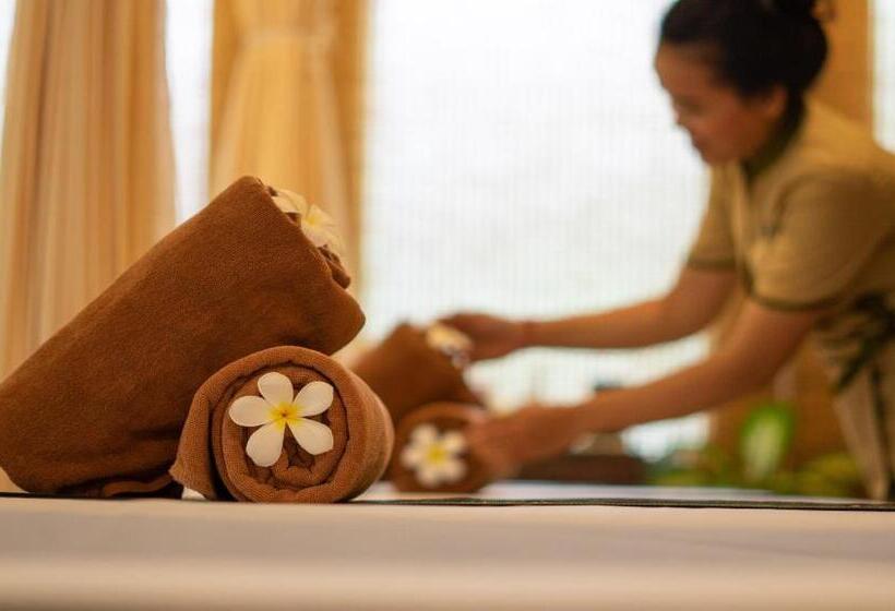 Отель Somadevi Angkor Premium