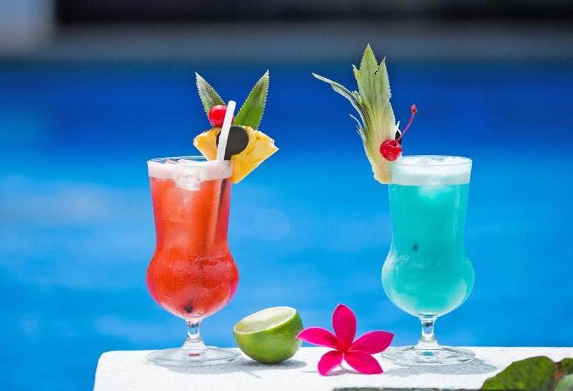 Отель Somadevi Angkor Premium