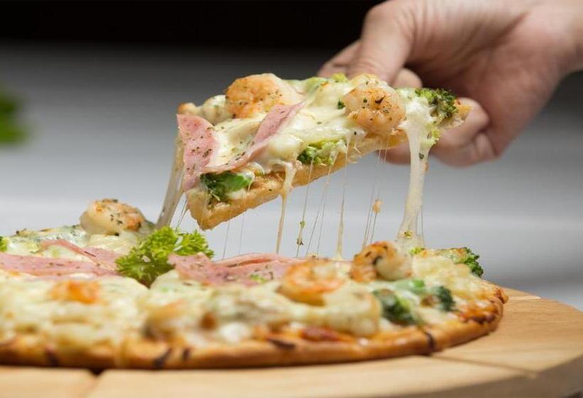 Отель Somadevi Angkor Premium