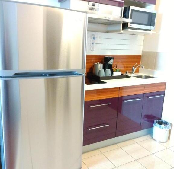 فندق Days Inn & Suites By Wyndham Fort Saskatchewan