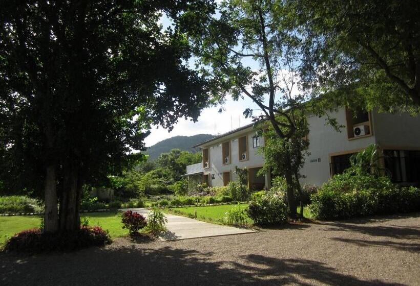 בית מלון כפרי Sunshine Paradise Resort