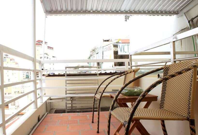 هتل The Alley Saigon