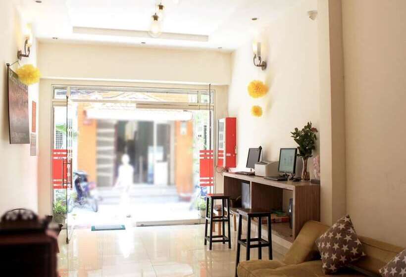 هتل The Alley Saigon