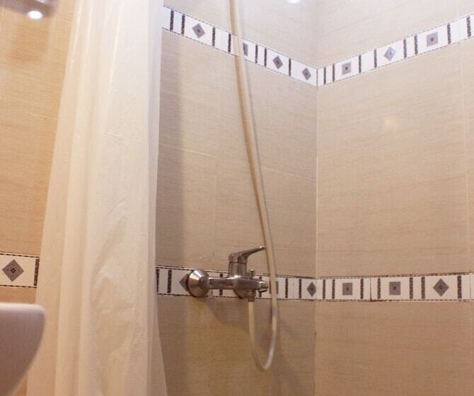 هتل The Alley Saigon