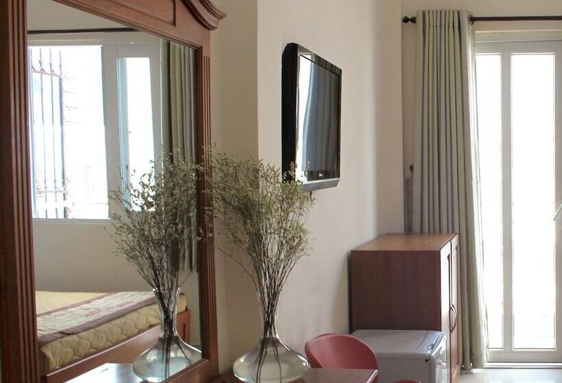 هتل The Alley Saigon