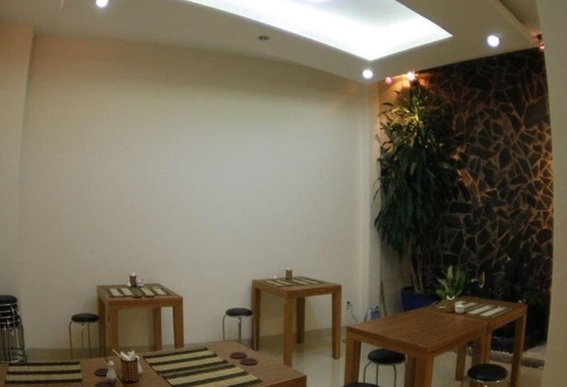 هتل The Alley Saigon