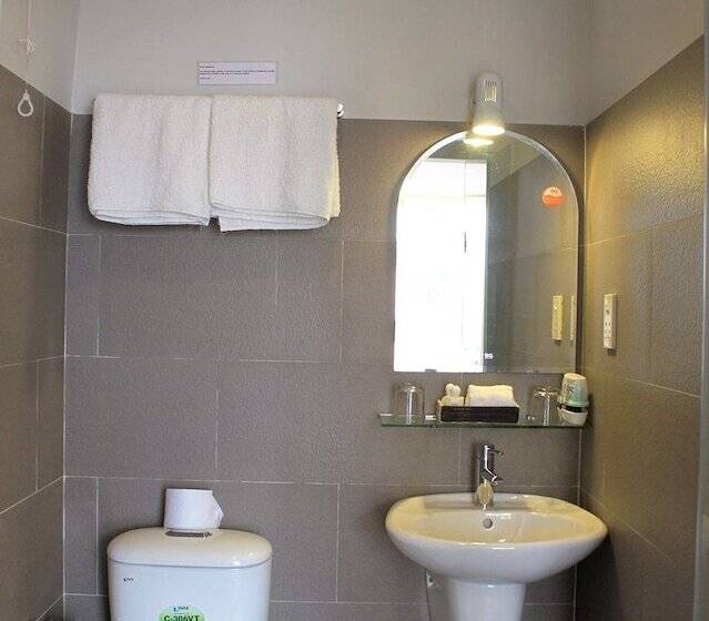 هتل The Alley Saigon