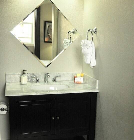 Отель The Dilworth Inn