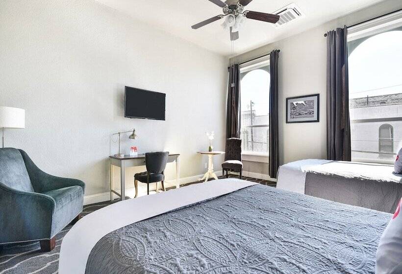 Отель The Dilworth Inn