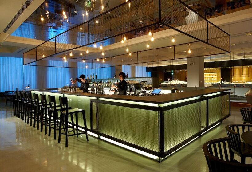 هتل The Place Tainan