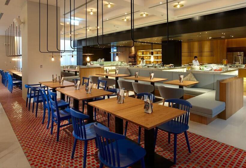 هتل The Place Tainan