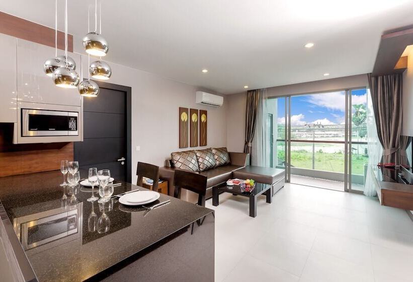 בית מלון כפרי The Regent Phuket Bangtao Beach