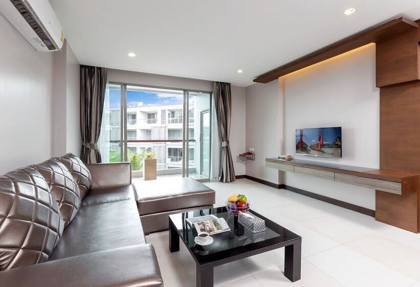 בית מלון כפרי The Regent Phuket Bangtao Beach