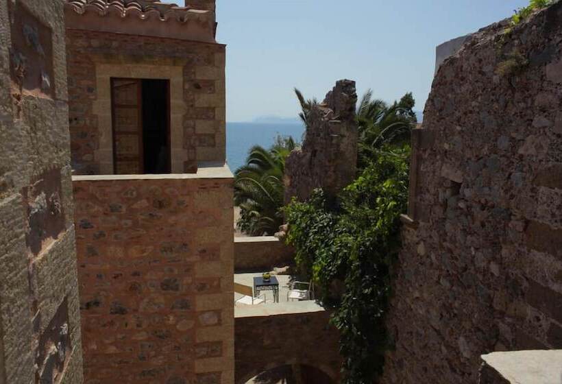 فندق Theophano Art