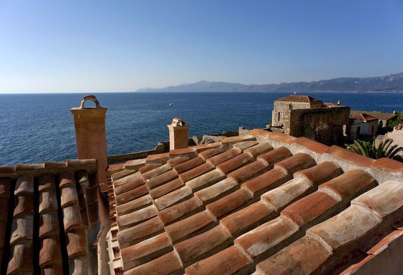 فندق Theophano Art