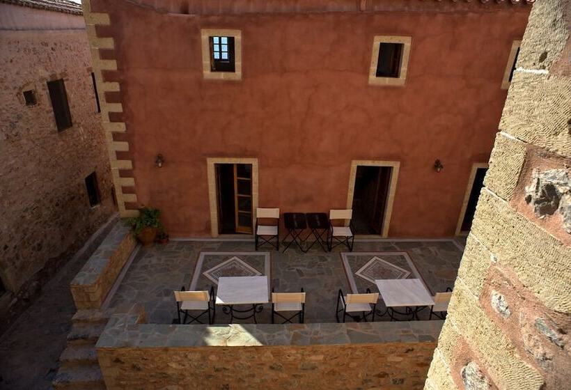 فندق Theophano Art