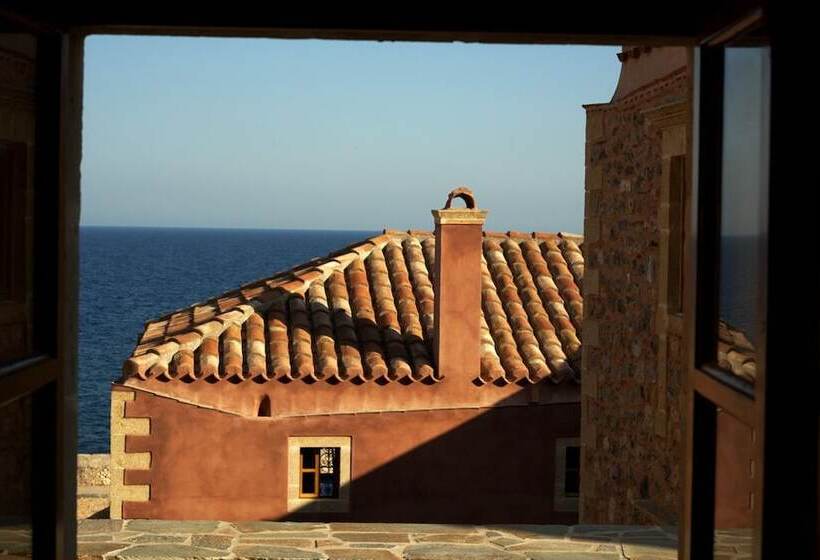 فندق Theophano Art