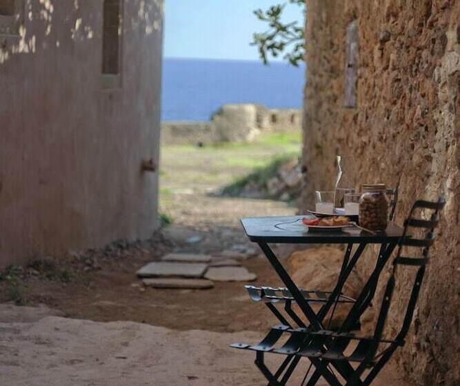 فندق Theophano Art