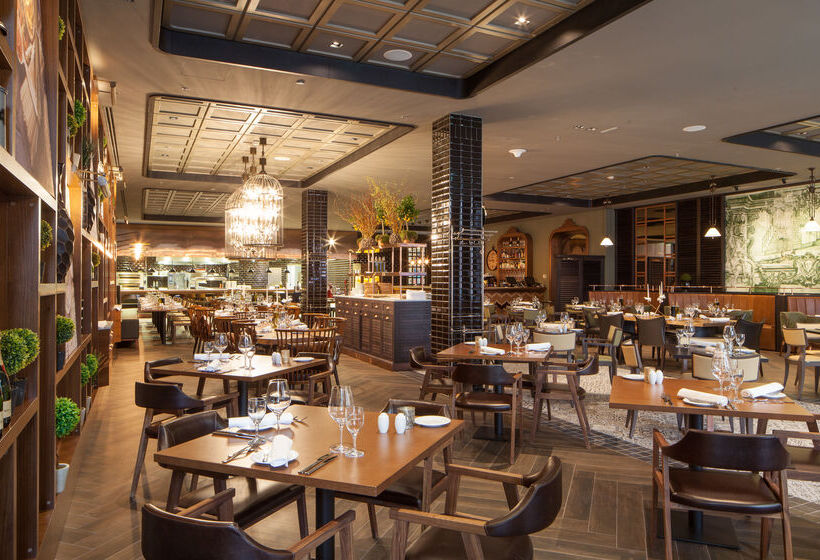 هتل Titanic Chaussee Berlin