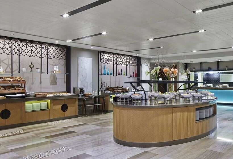 هتل Titanic Chaussee Berlin