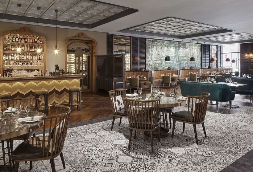 هتل Titanic Chaussee Berlin