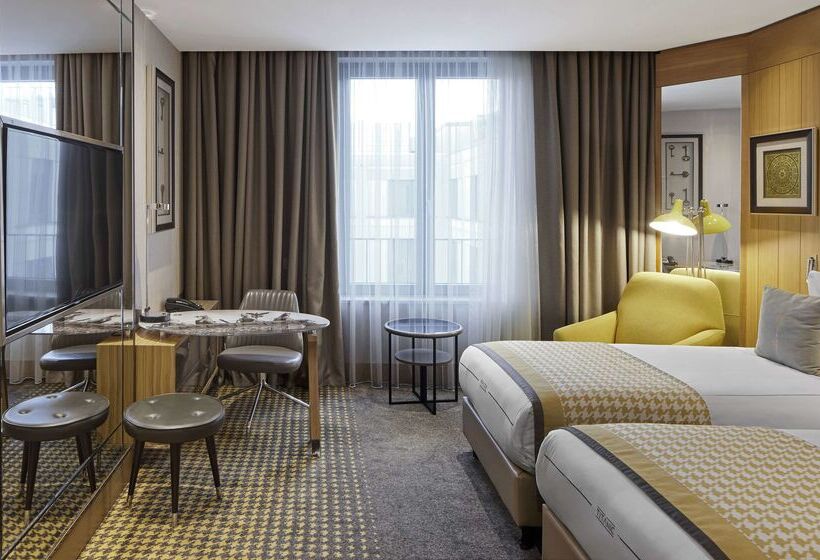 هتل Titanic Chaussee Berlin