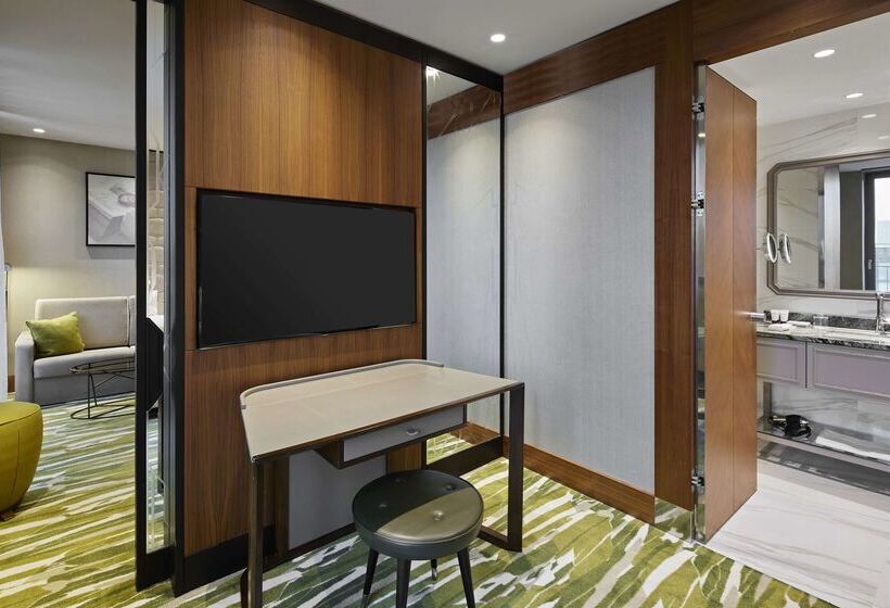 هتل Titanic Chaussee Berlin