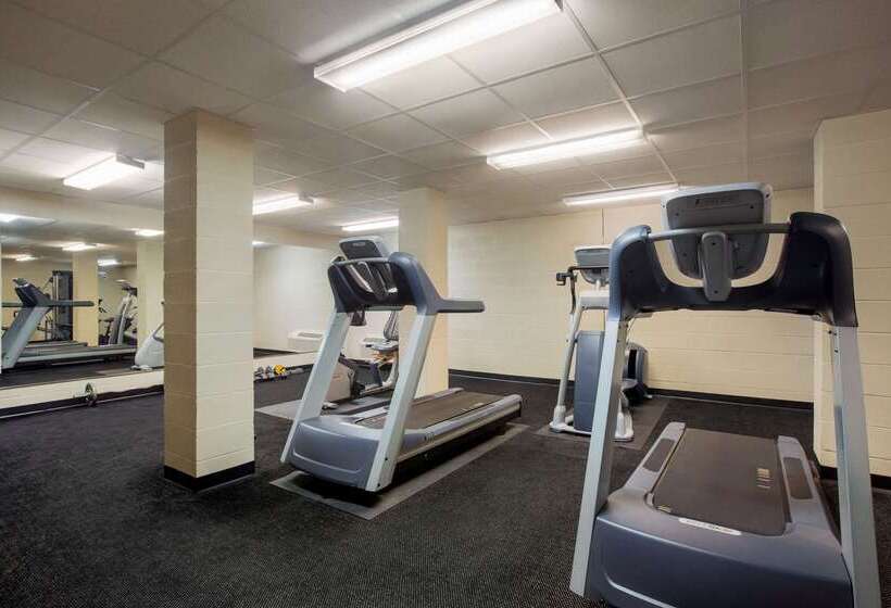 בית מלון כפרי Travelodge By Wyndham Livonia