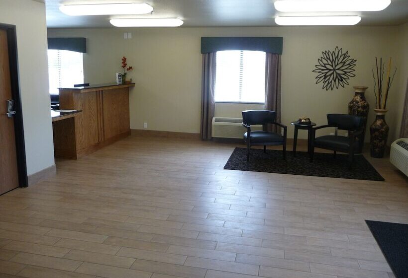 בית מלון כפרי Travelodge By Wyndham Livonia