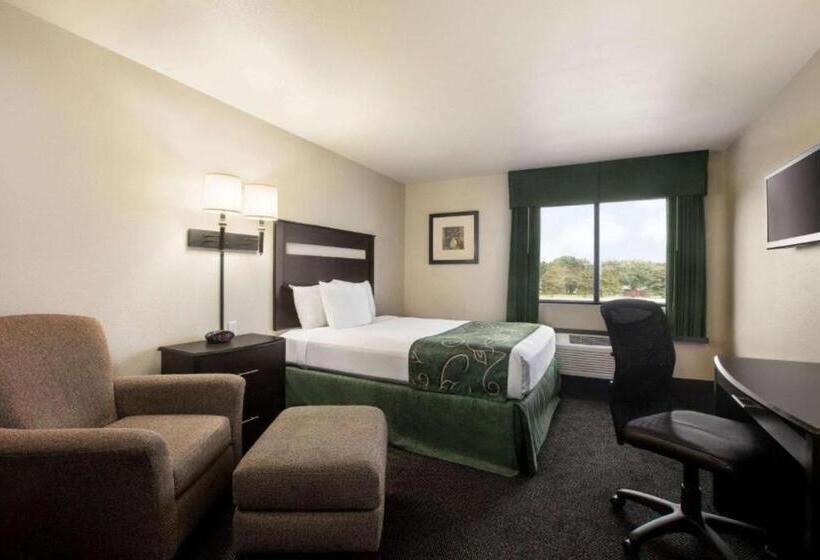 فندق Travelodge By Wyndham Livonia