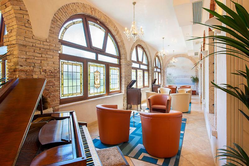 ホテル Villaggio Albergo Antico Monastero