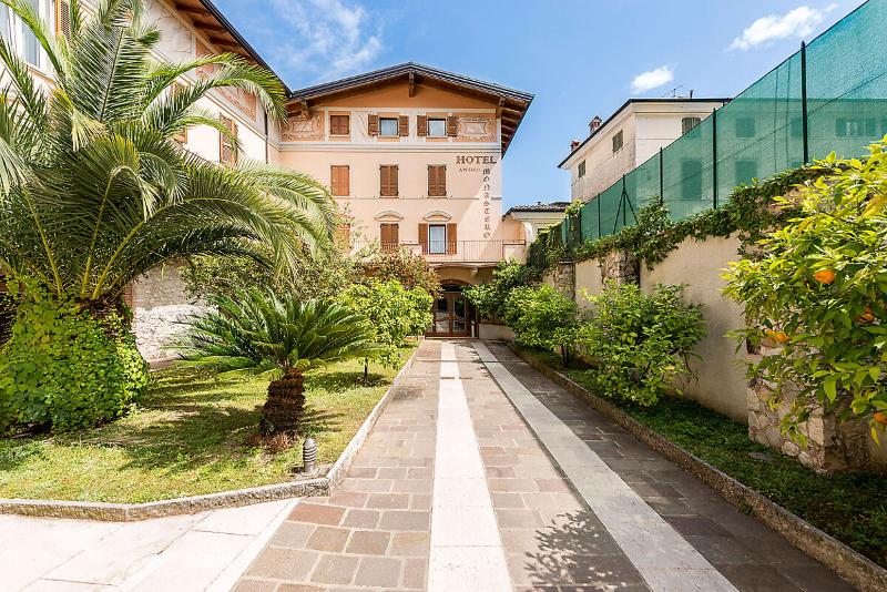 ホテル Villaggio Albergo Antico Monastero