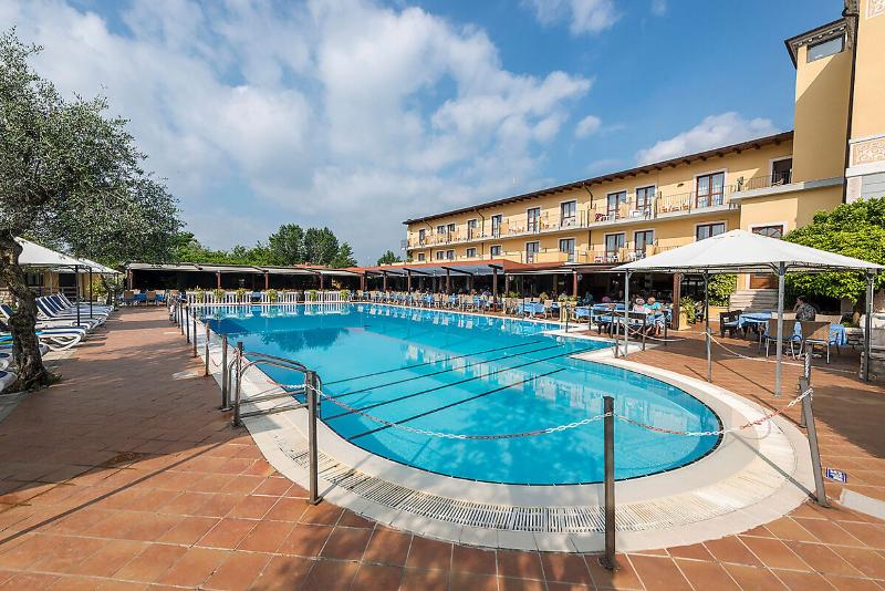 ホテル Villaggio Albergo Antico Monastero