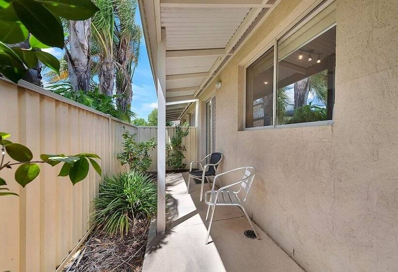 Kennedy Holiday Villas