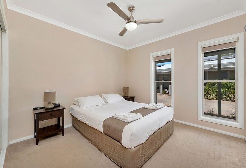 Kennedy Holiday Villas