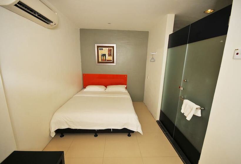 M Design Hotel At Pandan Indah