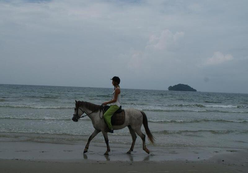 Mary Beach Hotel & Resort