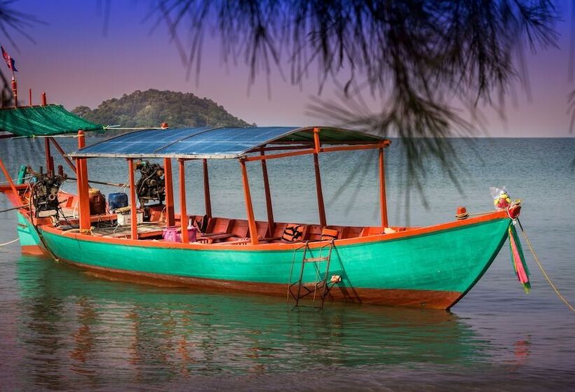 Mary Beach Hotel & Resort